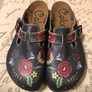 Calceo Painted Floral Clogs